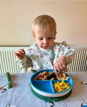 Load image into Gallery viewer, Silly Billyz Wipe Clean Long Sleeve Bib - Jungle
