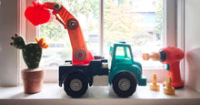 Load image into Gallery viewer, Battat Wonder Wheels Take-Apart Crane Truck