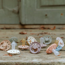 Load image into Gallery viewer, Frigg Silicone Fairytale Pacifier 2 pack - Princess and the Pea/Thumbelina