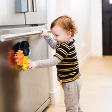 Load image into Gallery viewer, Boon Cogs Bath Toy