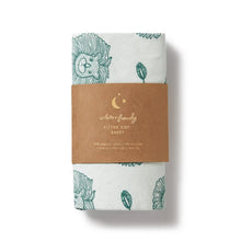 Load image into Gallery viewer, Wilson & Frenchy Pointelle Organic Cot Sheet - Little Lion