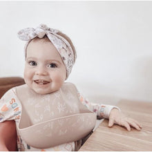 Load image into Gallery viewer, All4ella Silicone Catch Bib & Spoon - Dusty Pink