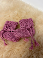 Load image into Gallery viewer, 100% Pure Merino Newborn Booties - Bow Tie