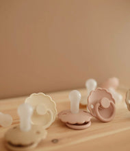 Load image into Gallery viewer, Frigg Silicone Pacifier 2 pack - Daisy Blush/Cream
