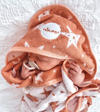 Load image into Gallery viewer, Troupe Baby Hooded Towel - Coral Starfish

