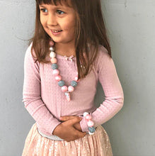 Load image into Gallery viewer, Bubblegum Bella Twinkle Toes Necklace