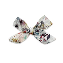 Load image into Gallery viewer, Josie Joan&#39;s Stella Bow Clip
