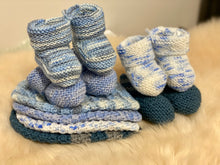 Load image into Gallery viewer, Knitted Booties & Beanies - 0-3 months - Choose your colour