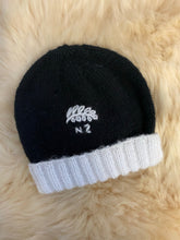 Load image into Gallery viewer, NZ Knitted Beanie - Black/White

