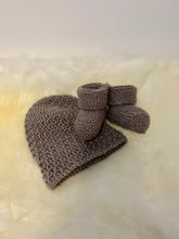 Load image into Gallery viewer, Knitted Booties & Beanies - 0-3 months - Choose your colour