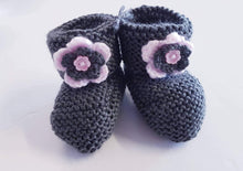 Load image into Gallery viewer, Merino Knitted Flower Booties - 0-3 months