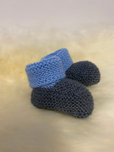 Load image into Gallery viewer, Knitted Booties & Beanies - 0-3 months - Choose your colour
