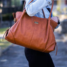 Load image into Gallery viewer, Isoki Anakie Satchel - Amber