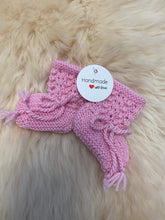 Load image into Gallery viewer, 100% Pure Merino Newborn Booties - Bow Tie