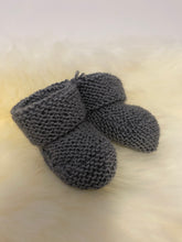 Load image into Gallery viewer, Knitted Booties & Beanies - 0-3 months - Choose your colour