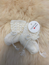 Load image into Gallery viewer, 100% Pure Merino Newborn Booties - Bow Tie