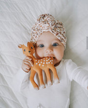 Load image into Gallery viewer, Sophie The Giraffe Fanfan the Fawn