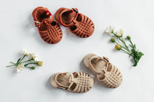 Load image into Gallery viewer, Classical Child Jelly Sandals - Linen