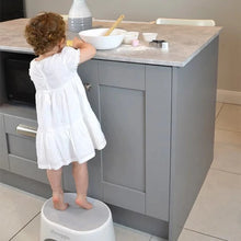 Load image into Gallery viewer, Shnuggle Step Stool
