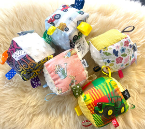 Me2u Tag-Me Cube - Assorted Designs