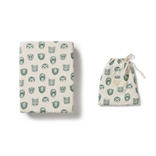 Load image into Gallery viewer, Wilson &amp; Frenchy Organic Bassinet Sheet - Hello Jungle
