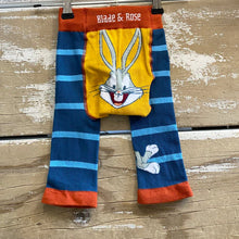 Load image into Gallery viewer, Blade &amp; Rose Bugs It&#39;s Me Leggings
