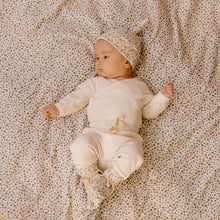 Load image into Gallery viewer, Nature Baby Cotton Wrap - Chamomile Blooms Print
