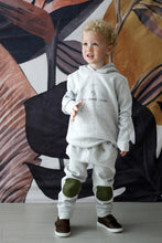 Load image into Gallery viewer, Burrow &amp; Be Track Pants - Grey Melange/Olive
