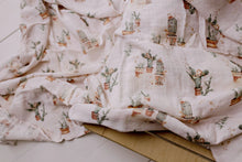 Load image into Gallery viewer, Confetti Kidz Organic Muslin Swaddle - Happy Cactus
