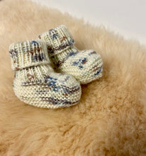 Load image into Gallery viewer, 100% Pure Merino Newborn Booties - Roll Down Top
