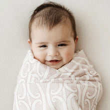 Load image into Gallery viewer, BO &amp; KO Baby Te Pātiki Pēpi Wrap - Mauve
