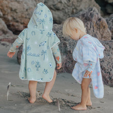 Load image into Gallery viewer, Crywolf Baby Hooded Towel - Lucky Days
