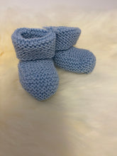 Load image into Gallery viewer, Knitted Booties &amp; Beanies - 0-3 months - Choose your colour
