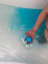 Load image into Gallery viewer, Bath Buddies Bath Bomb Sprudel - Single
