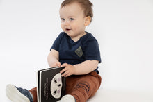 Load image into Gallery viewer, Lil Peppy Calm - Native NZ Baby Meets Bird Book
