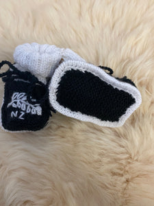 NZ Knitted Rimmed Booties - Black/White 3-9 months
