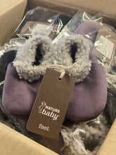 Load image into Gallery viewer, Nature Baby Lambskin Booties - Plum
