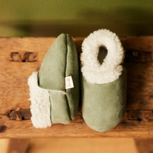 Load image into Gallery viewer, Nature Baby Lambskin Booties - Lily Pad
