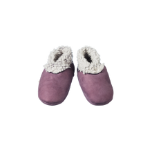 Load image into Gallery viewer, Nature Baby Lambskin Booties - Plum
